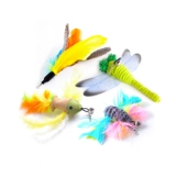 Кошка поставляет мыши, дразнящие кошачьи палочки могут выдвигать рыб