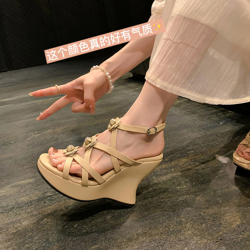 小个子仙女风坡跟凉鞋女士鞋夏新款设计感花朵防水台超高跟鞋 - 图3