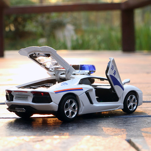 1/32合金大众桑塔纳警车经典普桑玩具 回力声光警察汽车铁车开门 - 图0