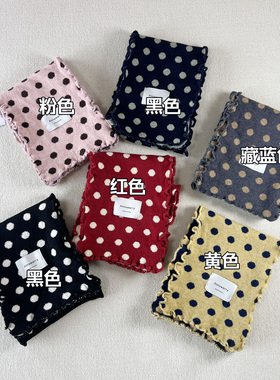 软乎乎彩色波点木耳边针织围巾
