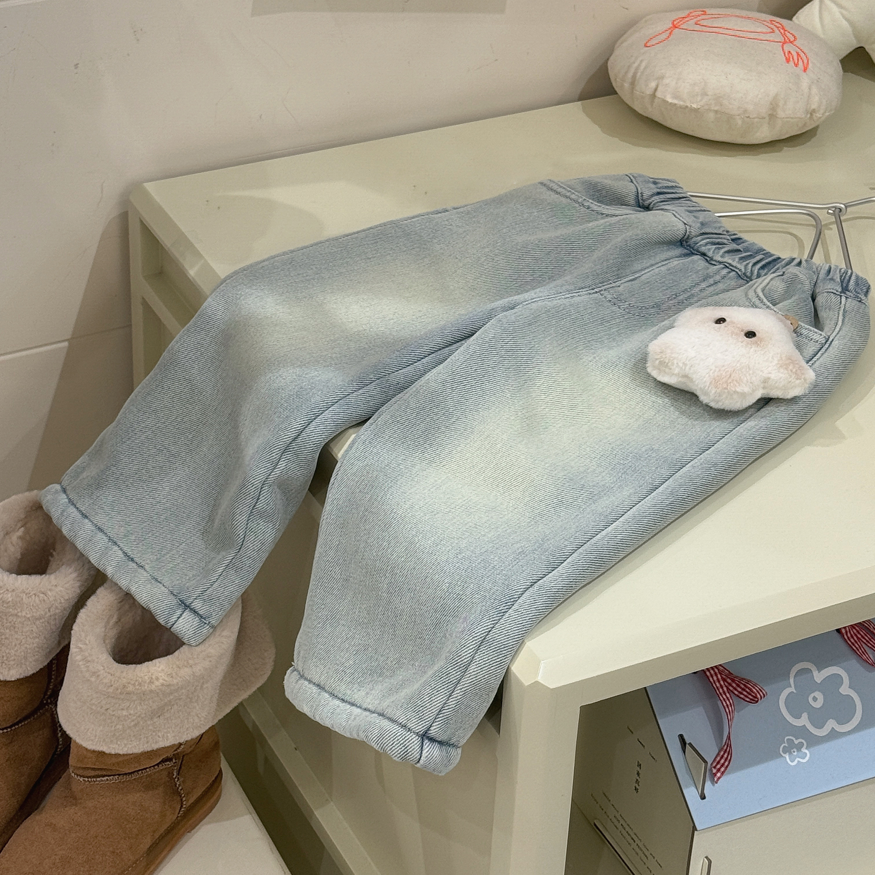 女童牛仔裤羊驼绒冬季百搭一条过冬女宝宝加绒加厚可爱玩偶直筒裤 - 图0
