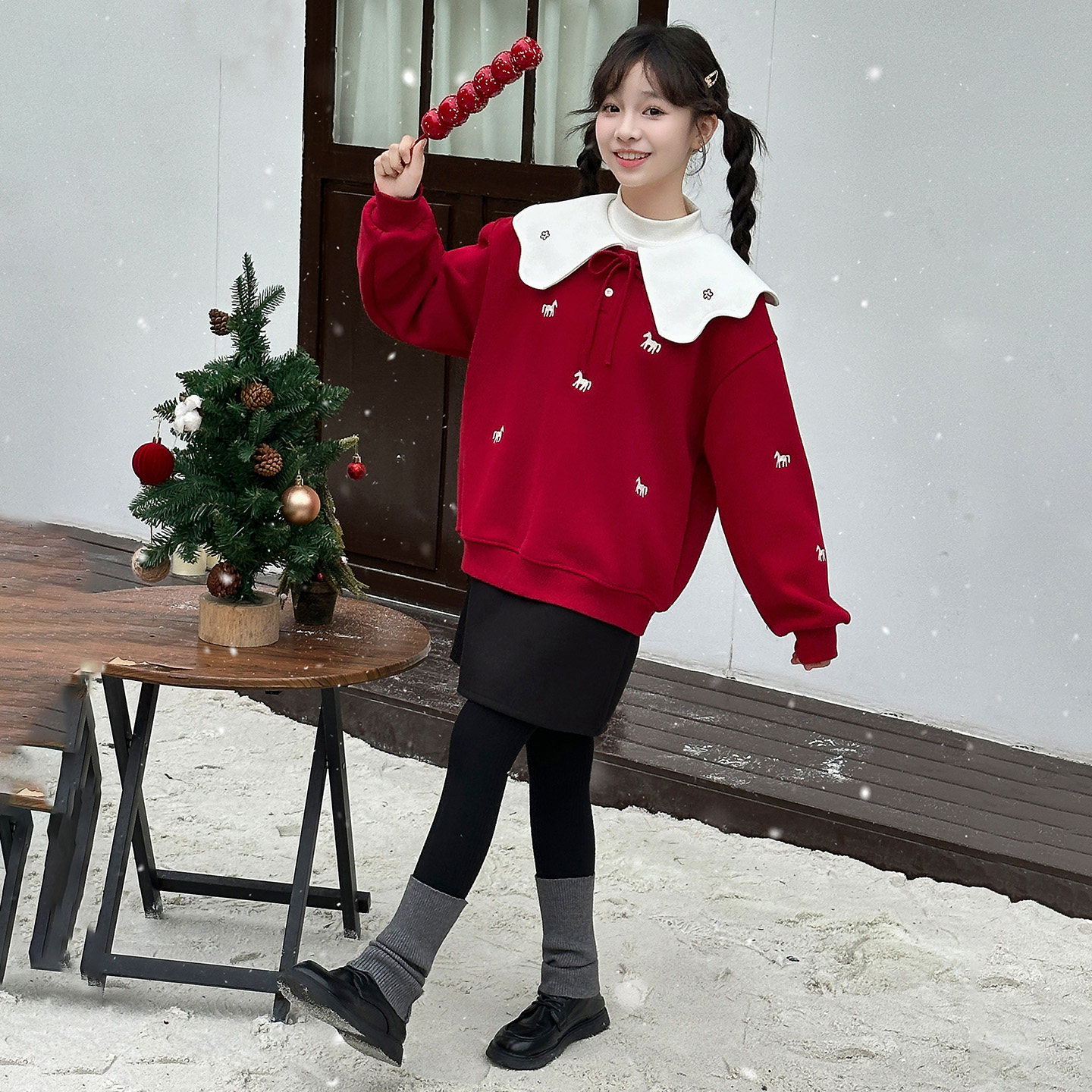 女童娃娃领卫衣2025秋冬新款女大童加绒加厚刺绣小马儿童新年上衣,淘宝优惠券,粉丝福利购,淘宝优惠卷