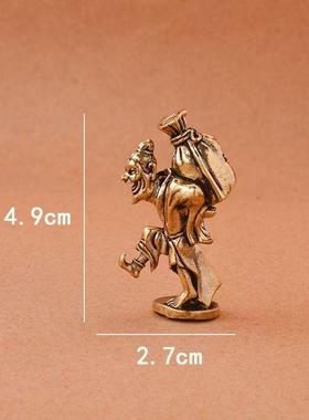 纯黄铜酒鬼老头背酒坛桌面小摆件