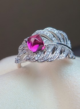 天然石榴石镁铝石榴石糖塔戒指  糖塔 玫红色强荧光 全净无暇 ​