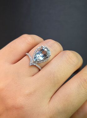 天然海蓝宝戒指重量3.835克拉水滴形状尺寸8.4*13.1mm全净体尚美