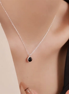 冷淡风黑色圆牌吊坠项链款2025新