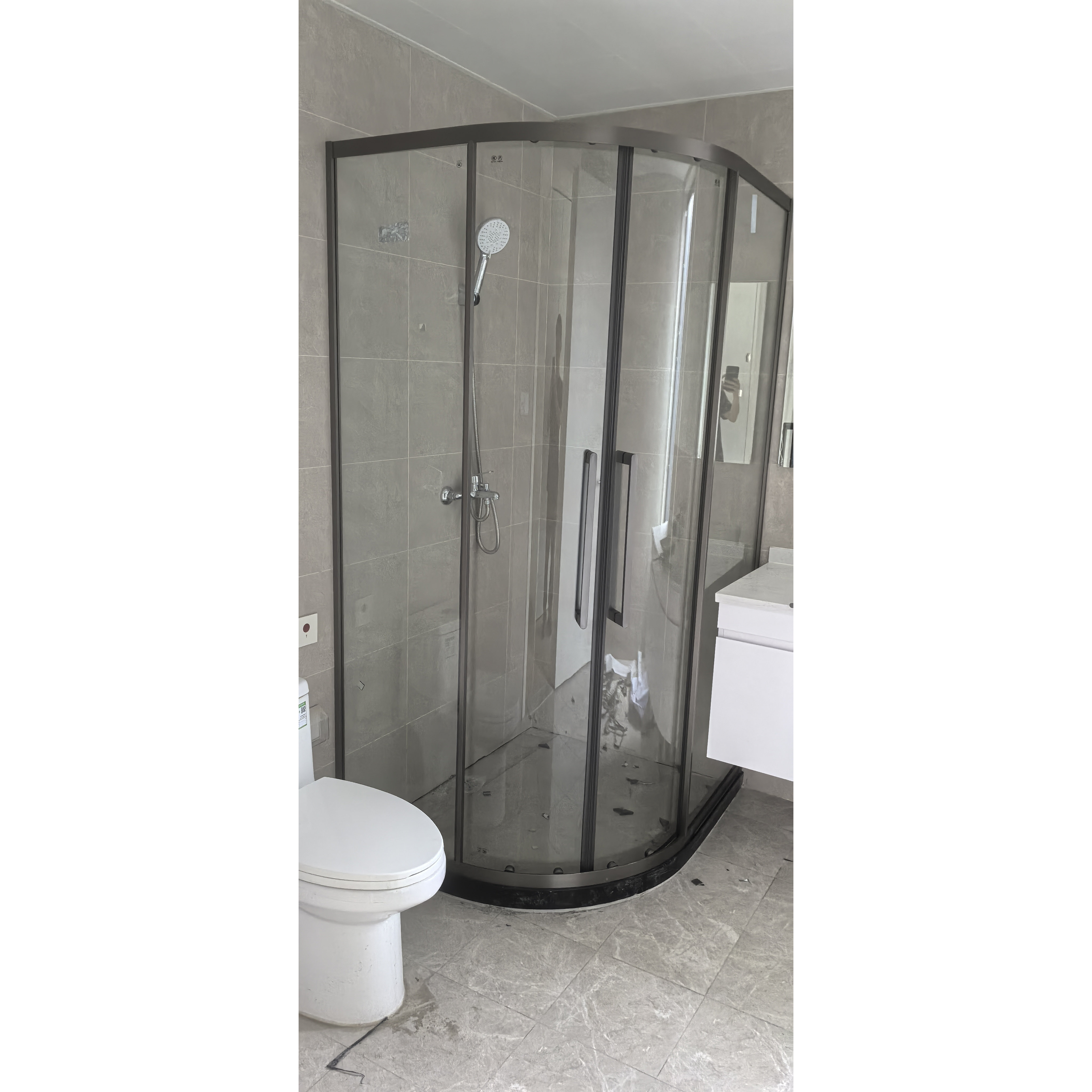 Small apartment shower room dry and wet separation bathroom partition