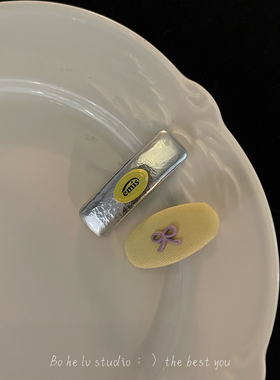 奶油色蝴蝶结对夹边夹高级感发饰