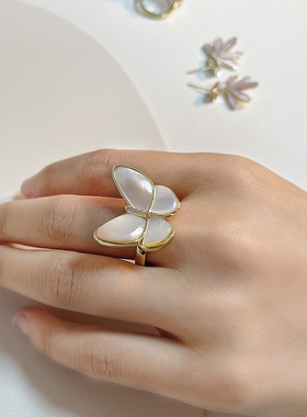 新款破茧成蝶蝴蝶贝壳戒指个性优雅开口可调节指环明星爆款饰品
