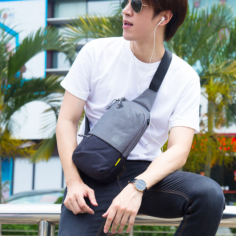 菲都狄都男士休闲胸包青年 fidodido男士包袋