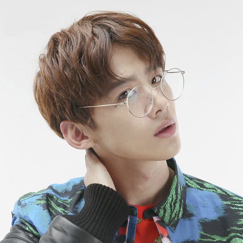 Men's radiation protection glasses can be equipped with trendy gold wire round frames