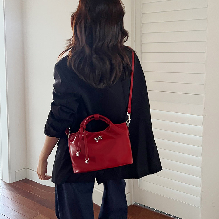 原创托特包2025新款高级感油蜡牛皮手提包通勤斜挎大包红色新娘包,淘宝优惠券,粉丝福利购,淘宝优惠卷