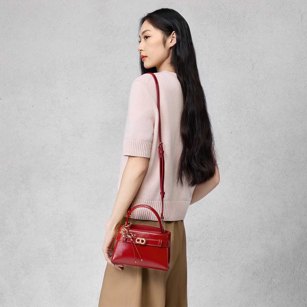 [新年礼物]CHARLES&KEITH新年系列CK2-50270880-A手提凯莉斜挎包,淘宝优惠券,粉丝福利购,淘宝优惠卷