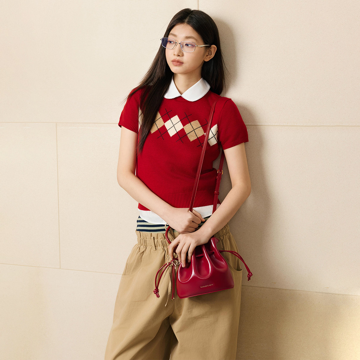 [新年礼物]CHARLES&KEITH新年系列CK2-10271696-A简约手提水桶包,淘宝优惠券,粉丝福利购,淘宝优惠卷