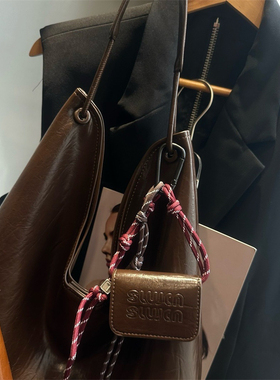 2024新款韩版迷你M牌口红零钱钥匙耳机包包款项链毛衣链包包挂件