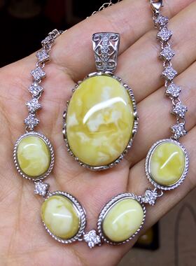 纯银镶嵌蜜蜡吊坠秀气风手链