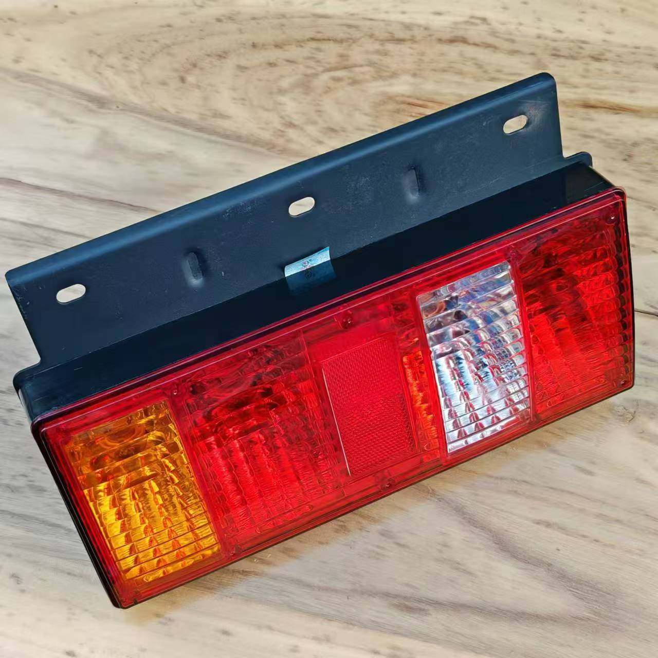 热熔防水豪沃轻卡后尾灯总成豪曼悍将统帅HOWO灯泡倒车转向后尾灯,淘宝优惠券,粉丝福利购,淘宝优惠卷