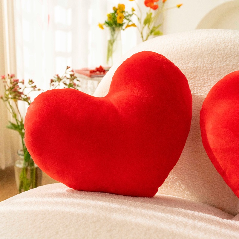 结婚喜庆心形红色爱心喜字抱枕压床靠枕一对飘窗靠垫婚房客厅沙发,淘宝优惠券,粉丝福利购,淘宝优惠卷