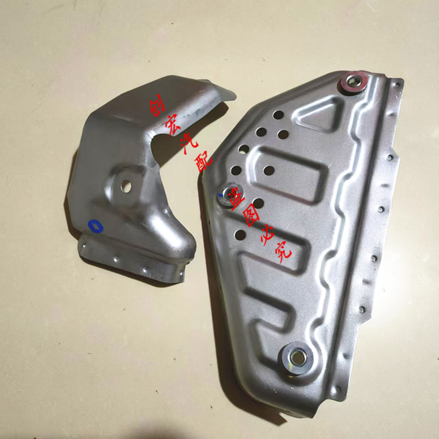 适用于东南DX7 DX3 V5菱致V6菱仕1.5T排气歧管隔热罩涡轮机隔热罩 - 图1