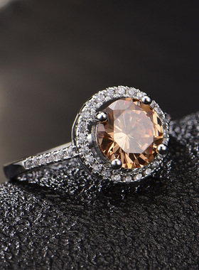 欧美2克拉八心八箭仿香槟色摩根石硞石镶满钻几何形镀白金戒指女