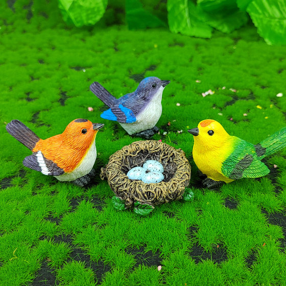 Fiery red illusion simulated bird ornaments
