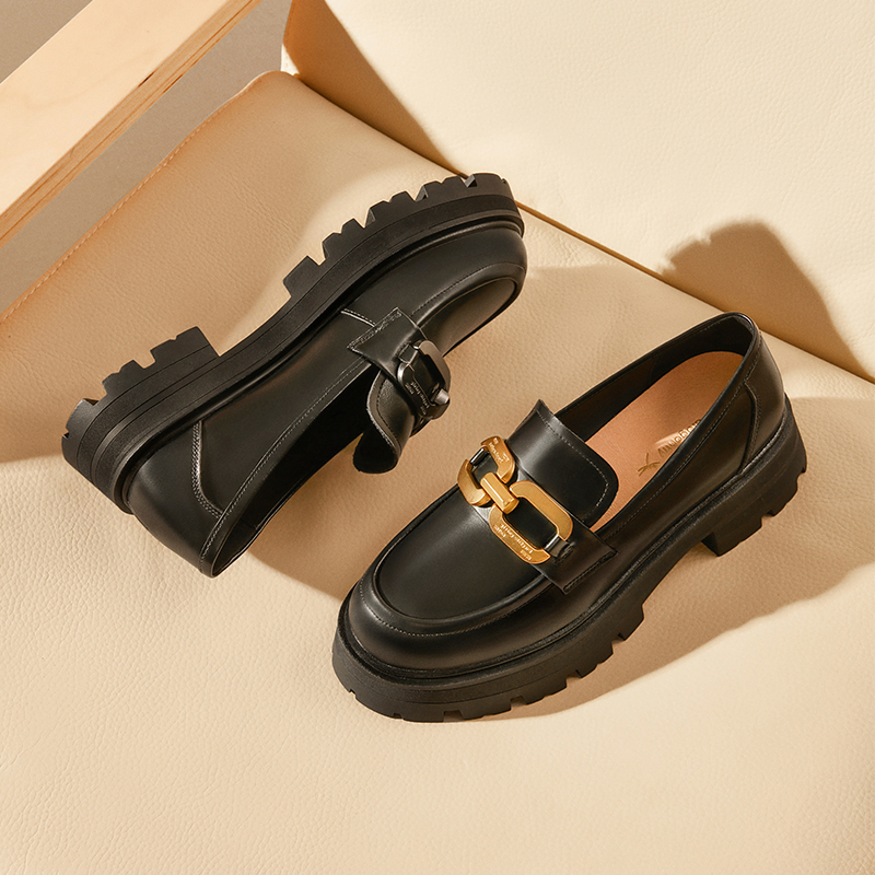 红蜻蜓女鞋官方旗舰店红蜻蜓乐福鞋女2022春夏新款金属扣厚底休闲学院风小皮鞋WFB417091