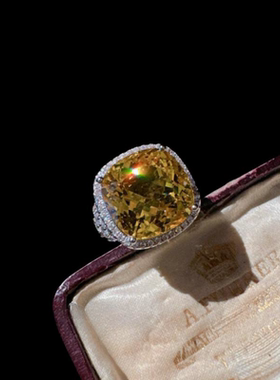 水果锦囊肥方花瓣宝石项链苏富比镀18K金暮光黄蜂巢锆石戒指百搭