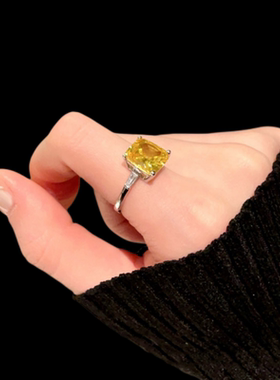 金丝雀碧玺色宝石戒指 Vintage 镀18K金鹅黄长方锆石戒指 胸针