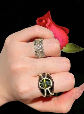 落日熔金鱼子酱宝石戒指 织纹雕金 镀18K金 珐琅釉祖母绿锆石戒指