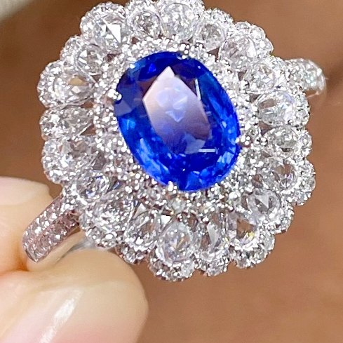 Pt950 platinum set with 1.33ct Sri Lankan sapphire ring and diamond 0.80ct weighing 4.34g classic Princess Diana style