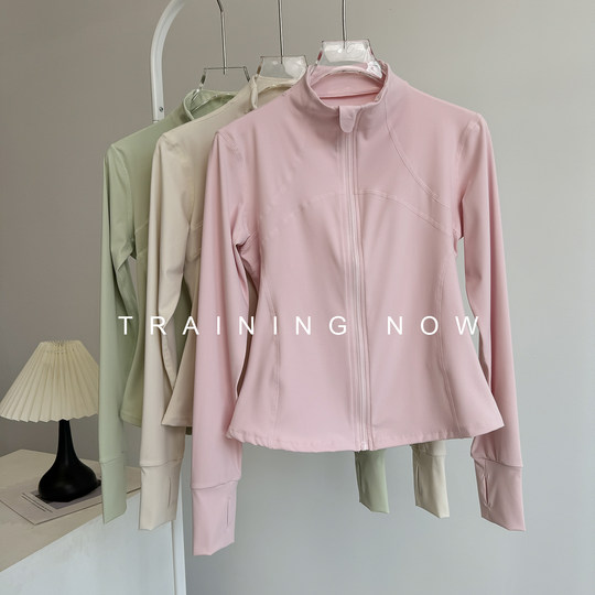 Женские быстросохнущие топы для занятий йогой для осенних и зимних беговых тренировок.