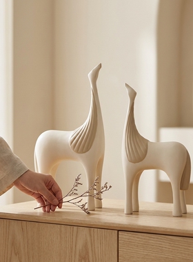 现代简约白色小马摆件一对