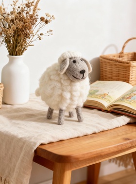 羊毛毡小羊摆件可爱动物造型