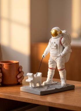 中古风创意宇航员太空服桌面摆件