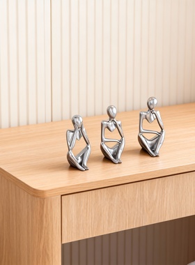 轻奢金属人物造型装饰摆件