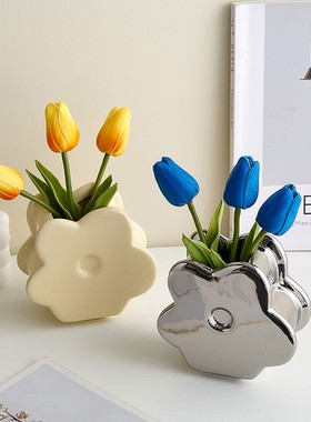 现代简约花朵造型装饰摆件