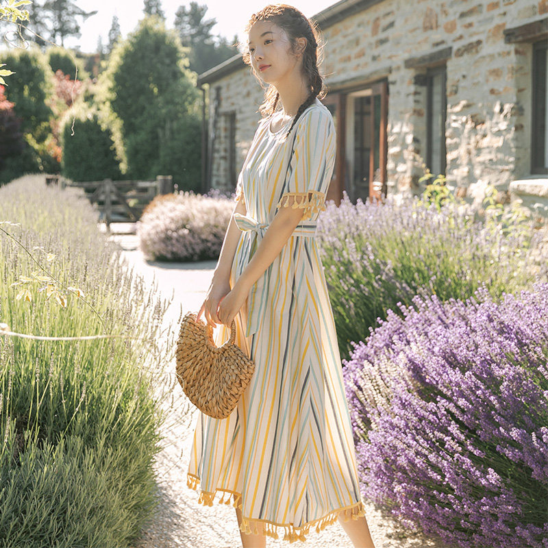  茵曼翰飞连衣裙