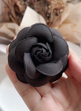 手作山茶花胸针白色女款