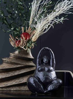 环球软装设计落地思考人物摆件