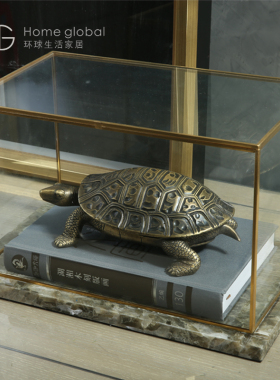 设计师透明玻璃展示柜会所摆件