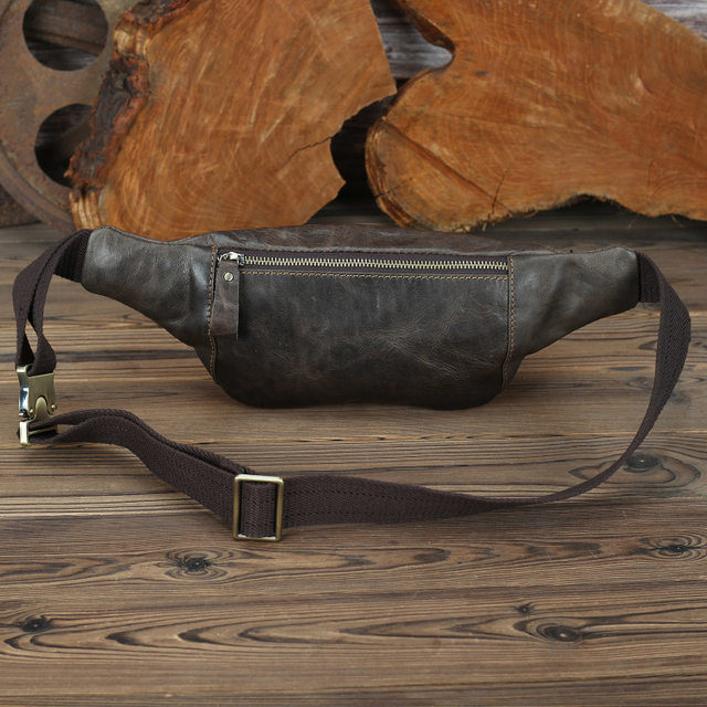 Chest-covered cowhide running retro casual mobile phone