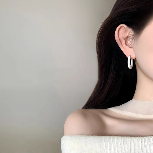 法式珐琅素圈耳环女轻奢小众高级感耳扣2026新款耳圈独特精致耳饰 - 图2