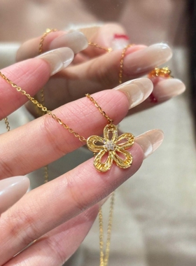 小黄花吊坠项链女2026新款精致