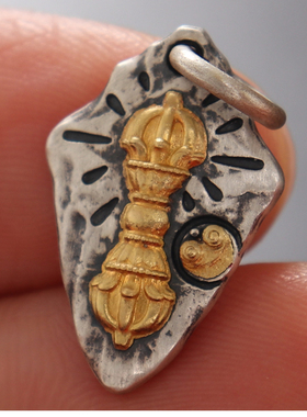 99足银镶嵌99足金金刚杵挂坠