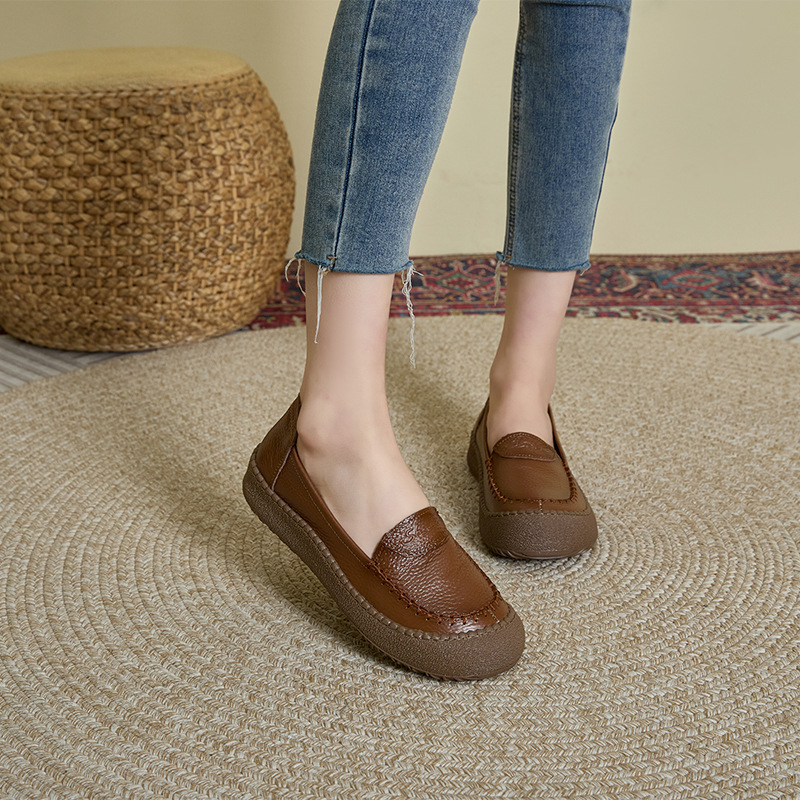 头层牛皮2025真皮妈妈鞋女牛筋防滑一脚蹬平底小皮鞋厚底休闲鞋女 - 图0