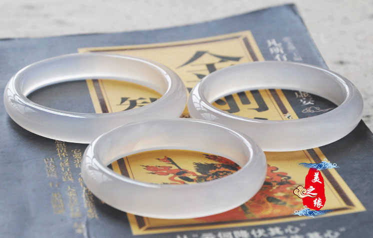 天然巴西冰种玛瑙玉髓手镯女玉镯子玉髓玉石高级感招财手镯送女友