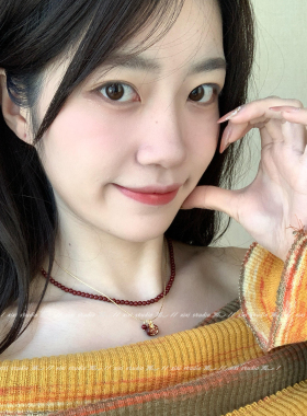 安可拉红石榴项链女可叠戴气质锁骨链秋冬小众设计感毛衣新品配饰