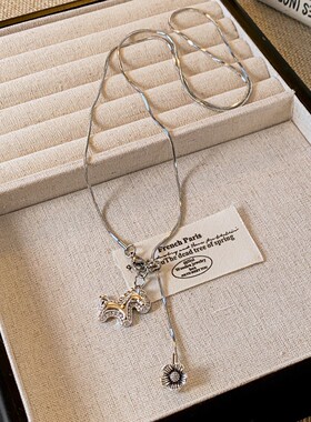 银色点钻小马吊坠长项链女秋冬大气高档高级感轻奢小众毛衣链配饰