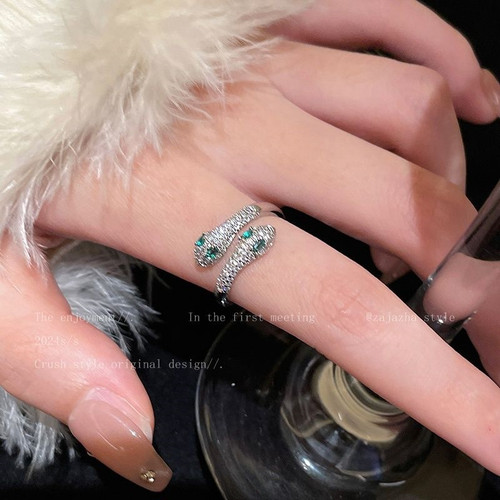 金色锆石双头蛇戒指女2025新款本命年开口食指戒小众设计独特指环 - 图1
