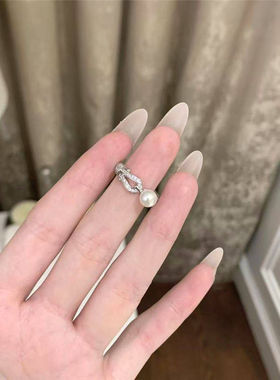 爆闪马蹄扣仿珍珠戒指女小众设计轻奢高级感2026新款情侣对戒指环